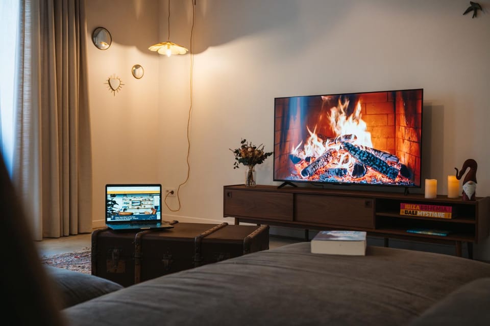 Communal lounge/ TV room