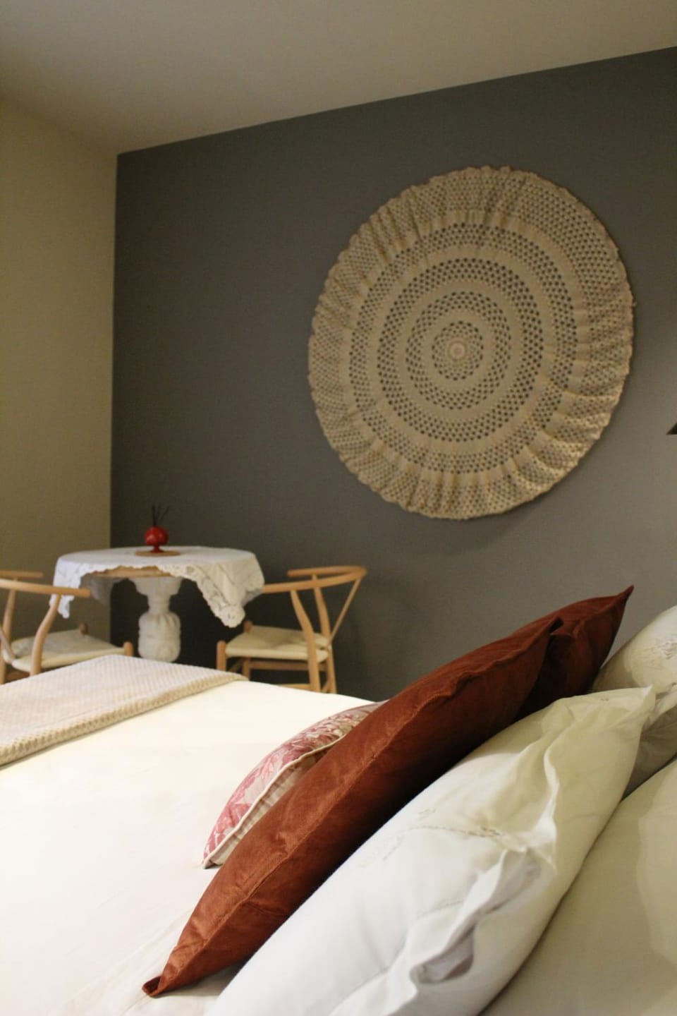 Bed, Decorative detail, Dining area
