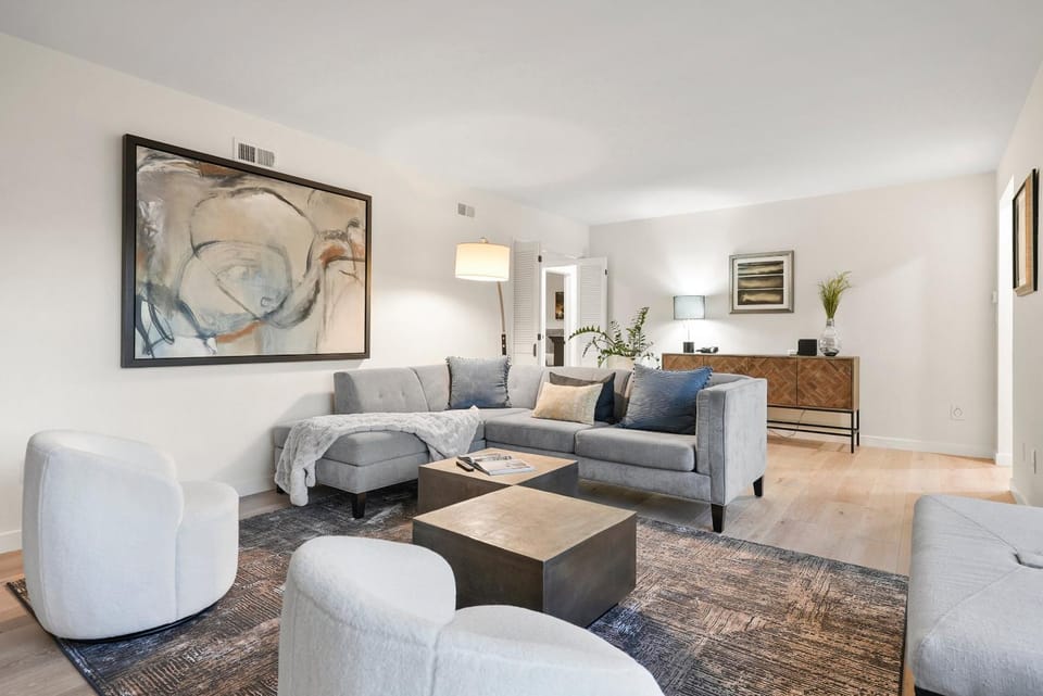 Hills Hideaway by CoastVH - Luxury Midtown 3br House in San Diego