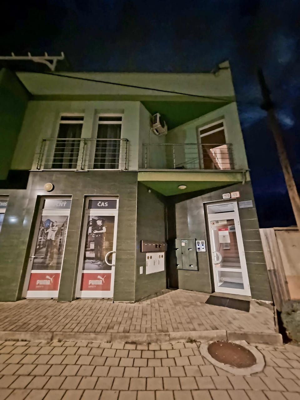 Facade/entrance