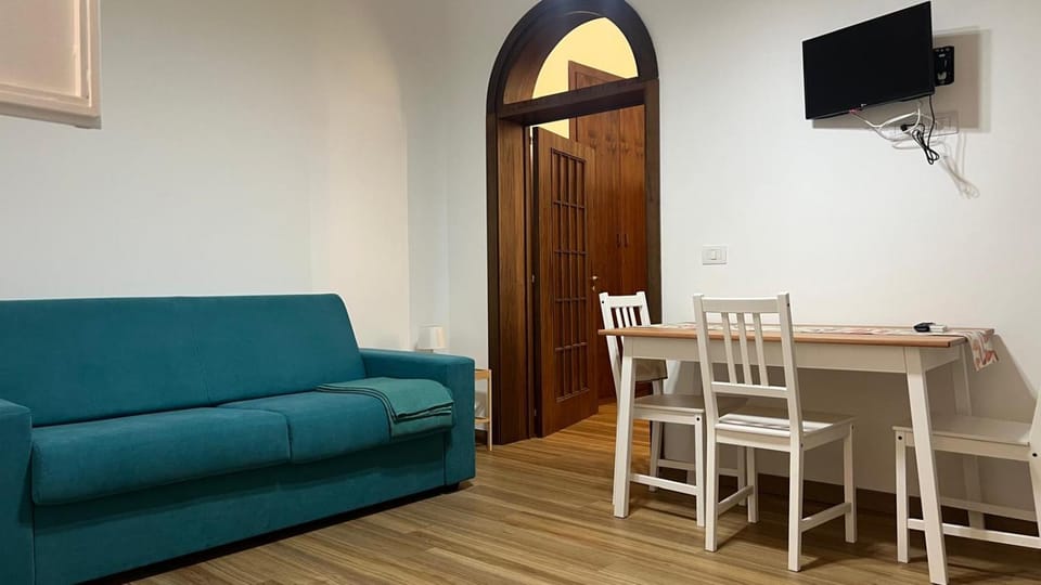 TV and multimedia, Living room, Dining area