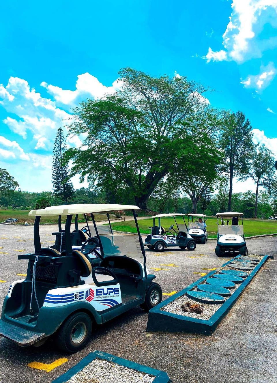 Golfcourse, Parking