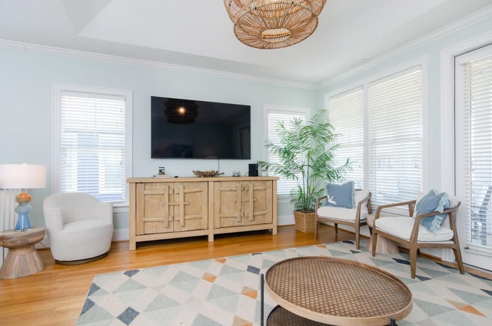 Greensboro Getaway by Bryant Real Estate House in Wrightsville Beach