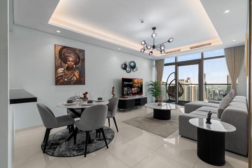 Living room, Dining area