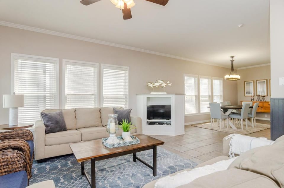 Carolina Comfort Lower by Bryant Real Estate House in Carolina Beach