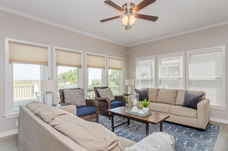 Carolina Comfort Lower by Bryant Real Estate House in Carolina Beach