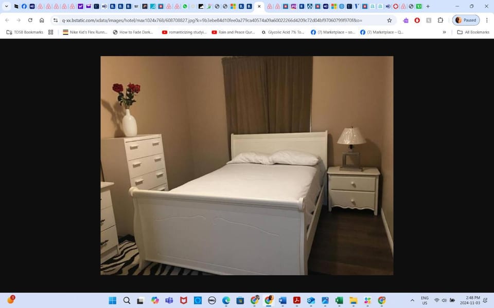 Master Bedroom private bathroom 23 minutes airport Bed and Breakfast in Edmonton