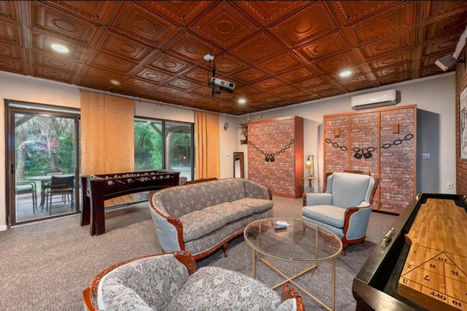 Themed Speak Easy with Pool, Hot Tub, & Lake House in Ocoee