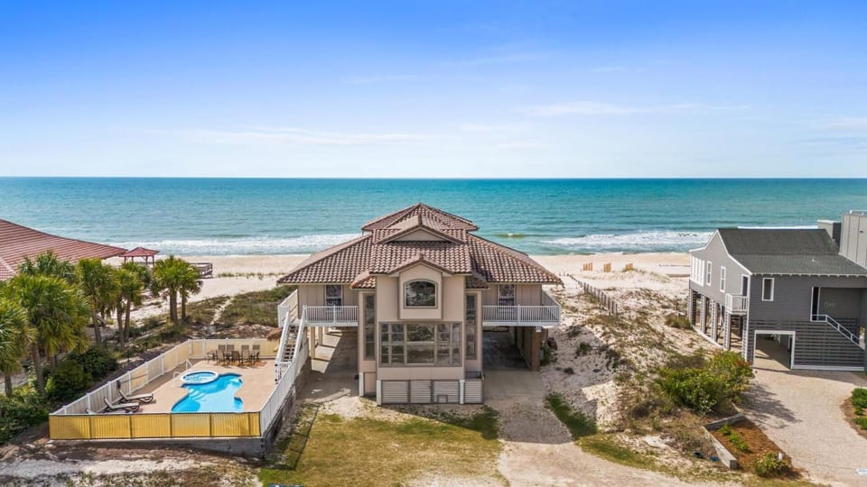 1st Dibs-Beachfront-Pet friendly-Private Pool-Elevator House in Saint George Island
