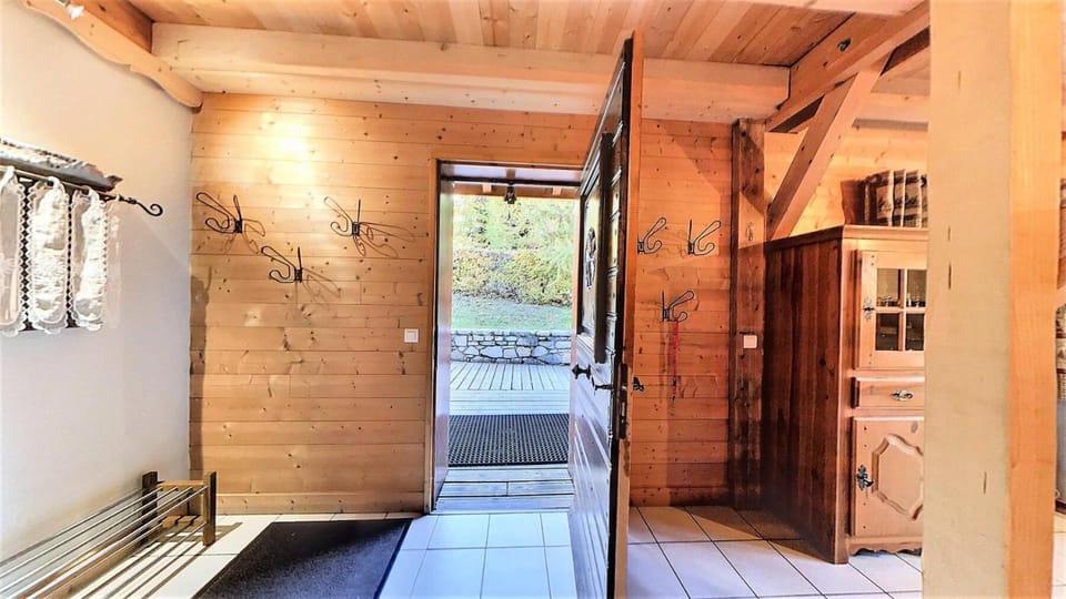 Résidence La Louviere - Appartement dans Chalet pour 12, proche pistes MAE-6671 Apartment in Villarembert