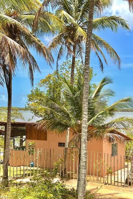 Studio Salmão, beira da água, área Gourmet - Mar Doce! House in State of Bahia