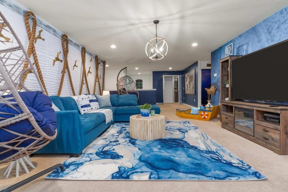 Themed Kids Rooms, King Suites, Pool Game Room House in Osceola County