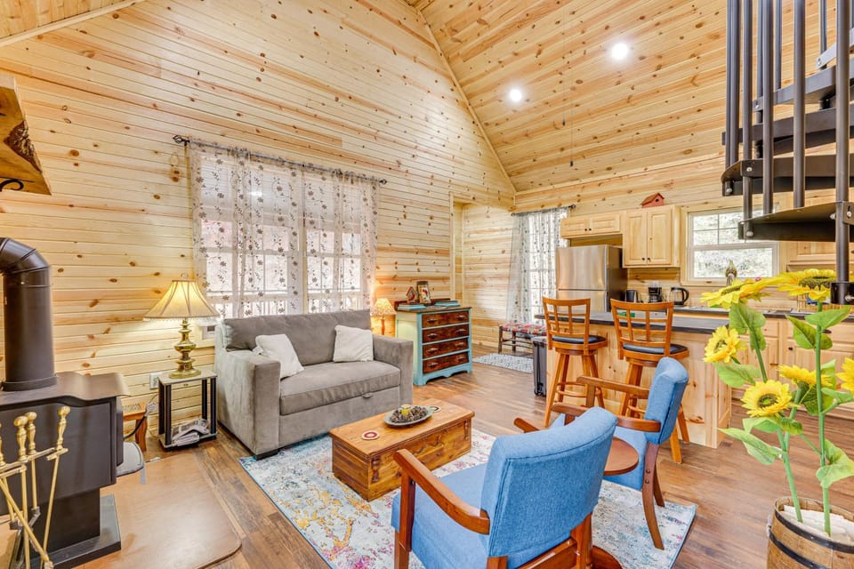 Near Greenbrier River! Mtn-View Cabin w/ Fire Pit Cabin in Shenandoah Valley