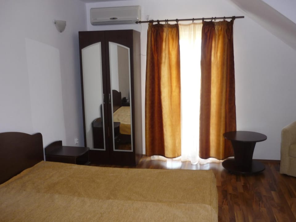 Pensiunea Cristiana - Murighiol Farm Stay in Romania