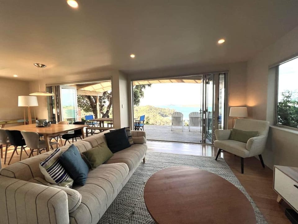 THE SANCTUARY - Coast & Country House in Auckland Region