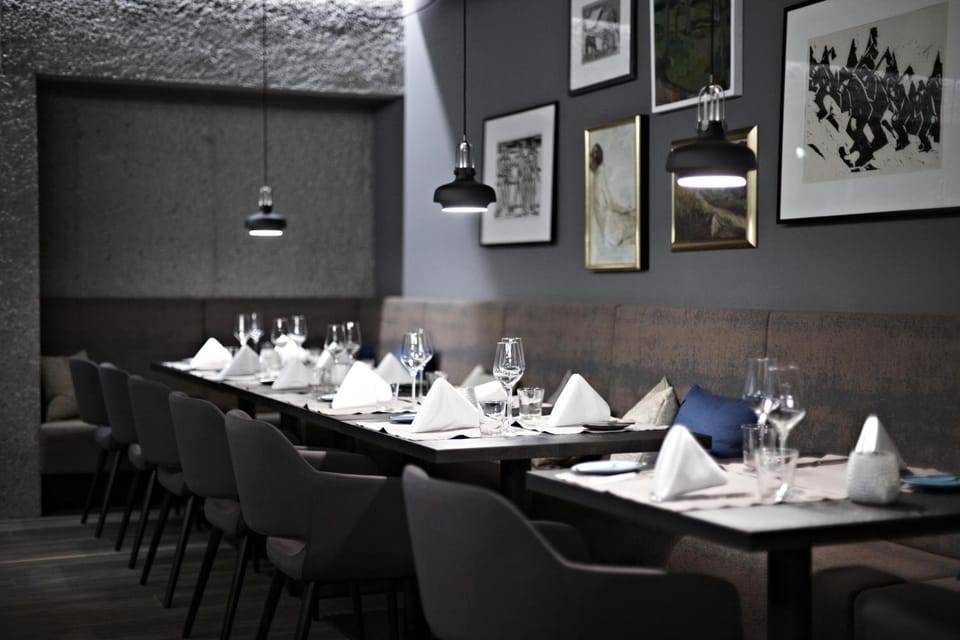 Restaurant/places to eat, Restaurant/places to eat