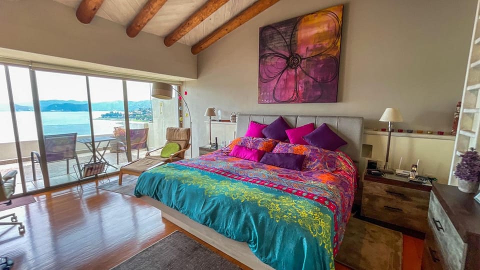 Bed, Photo of the whole room