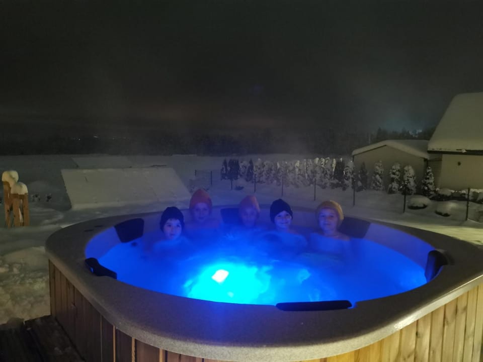 Night, Hot Tub