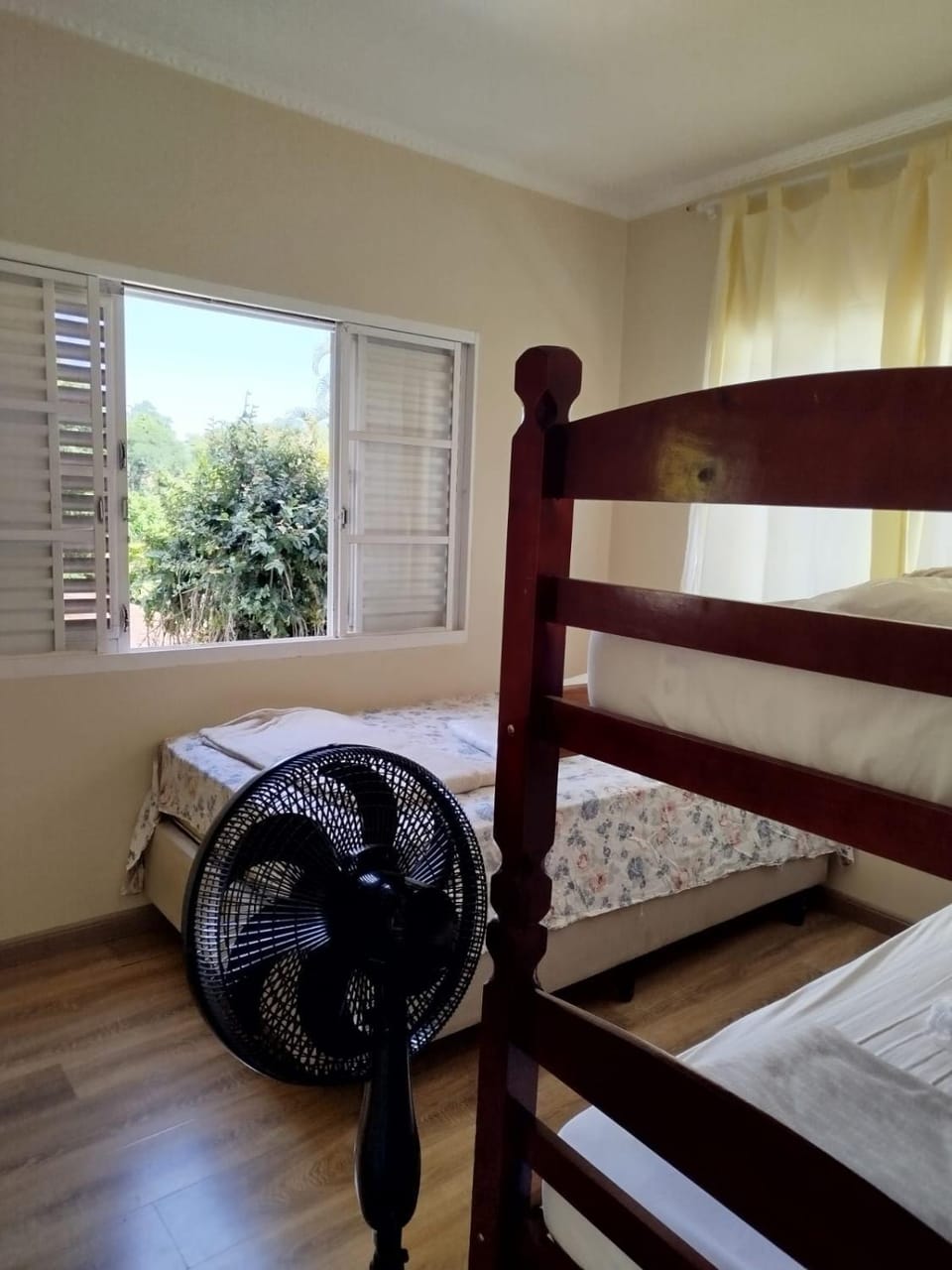 Bed, View (from property/room), Bedroom, Garden view