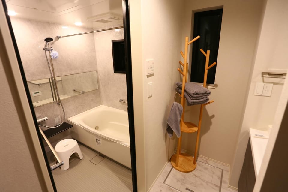 Bathroom, Bath
