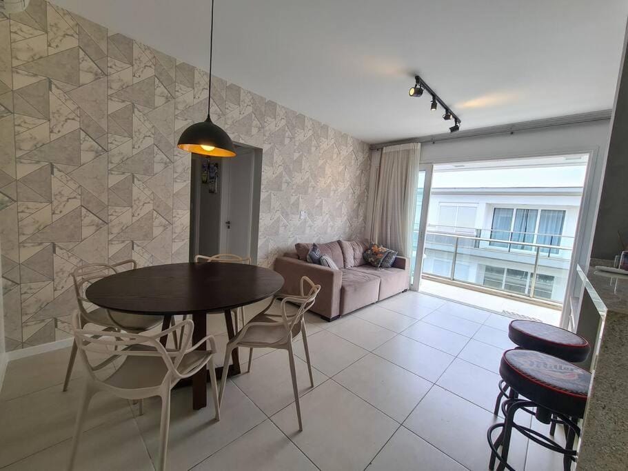 LINDO Apartamento Pé na Areia NOVO CAMPECHE Apartment in Florianopolis
