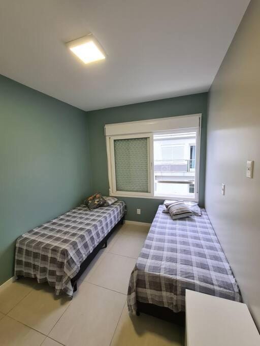 LINDO Apartamento Pé na Areia NOVO CAMPECHE Apartment in Florianopolis