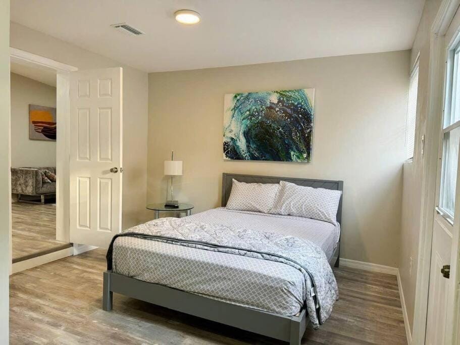 Pool home - new, spacious, central and close to beach House in Seminole
