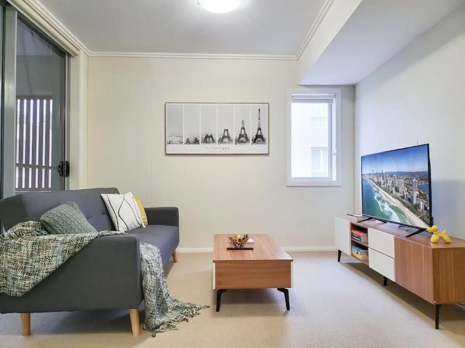 One bedroom Apartment walk to Gordon Train Station Apartment in Sydney