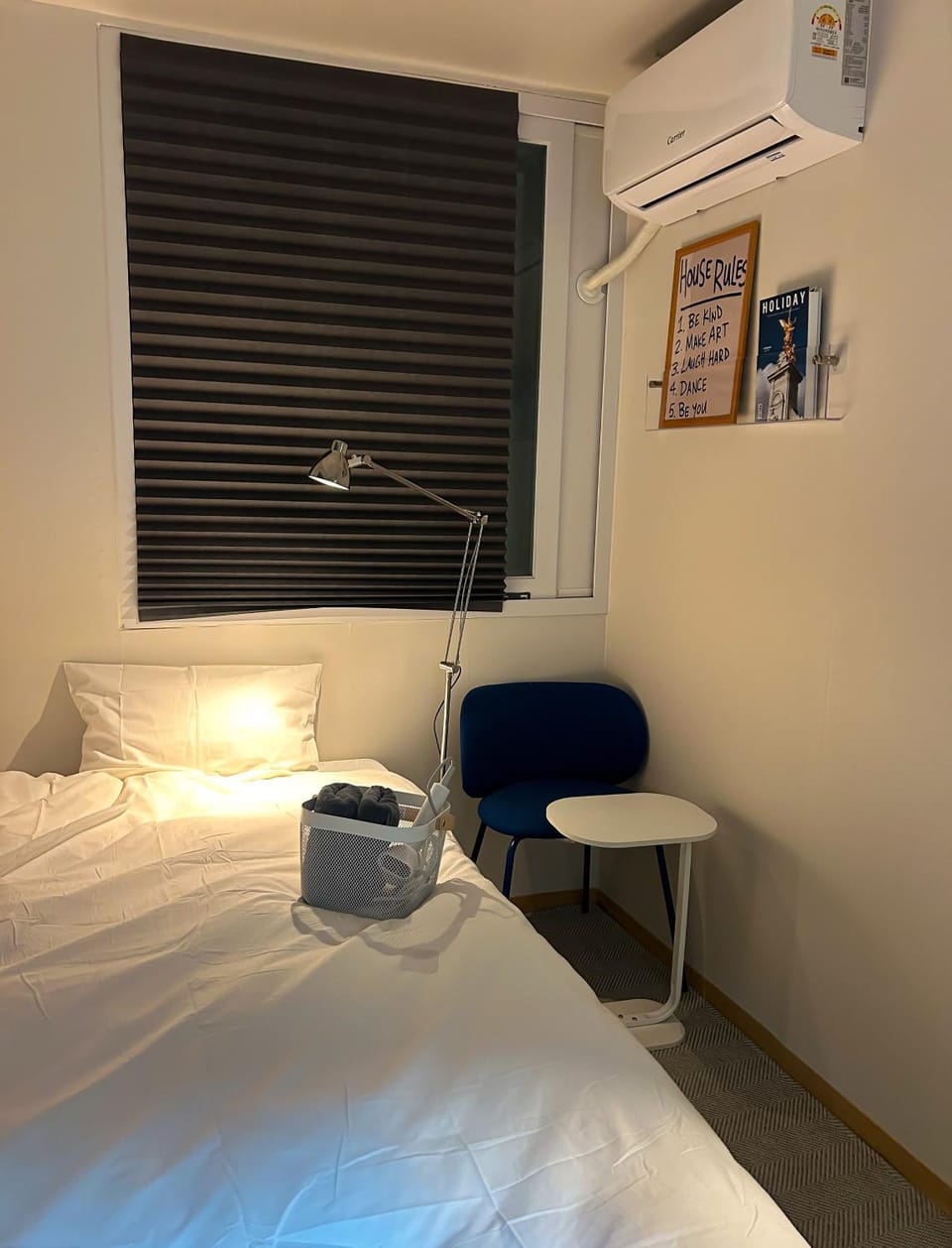 Photo of the whole room