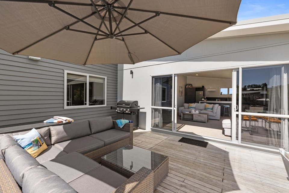 Patio, BBQ facilities, Balcony/Terrace, Living room, Seating area