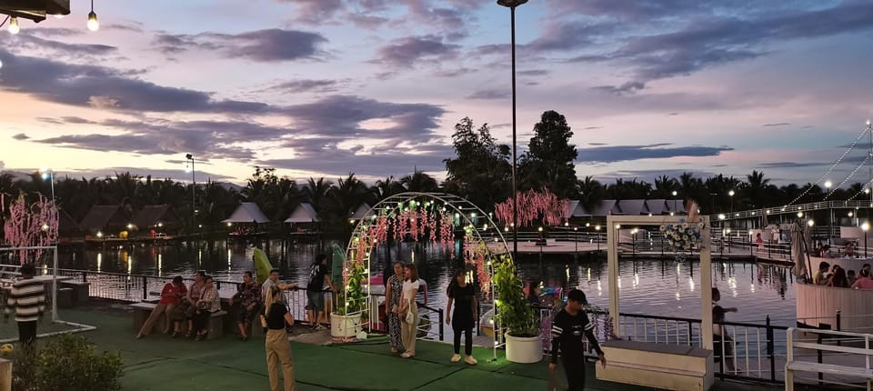 สวนพร้าวการ์เดน่า Luxury tent in Thailand