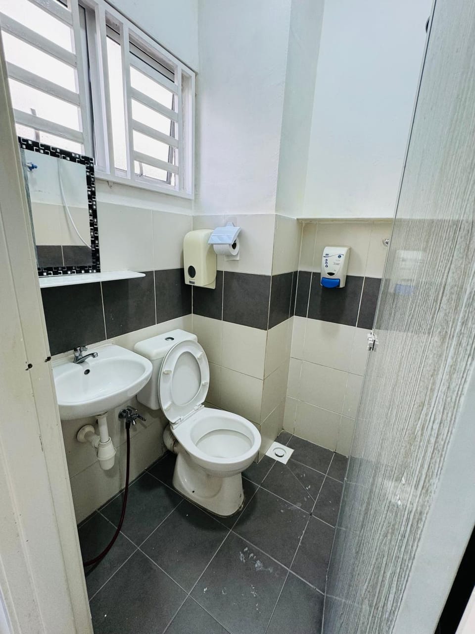 AYAAN SYMPHONY INN Budget Homestay with Free WiFi and Netflix Apartment in Tanah Rata