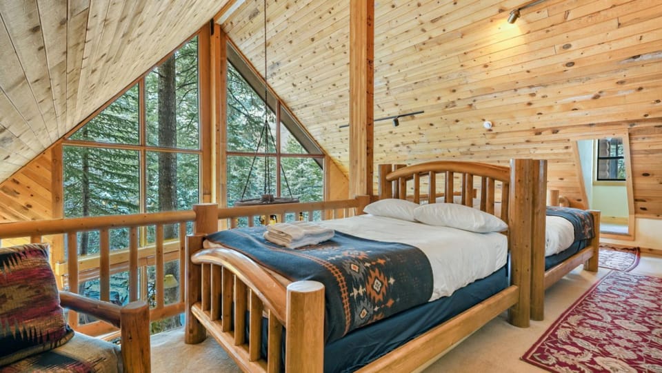 Beartooth Lodge with Hot Tub and Stuart Falls Views Apartment in Sundance