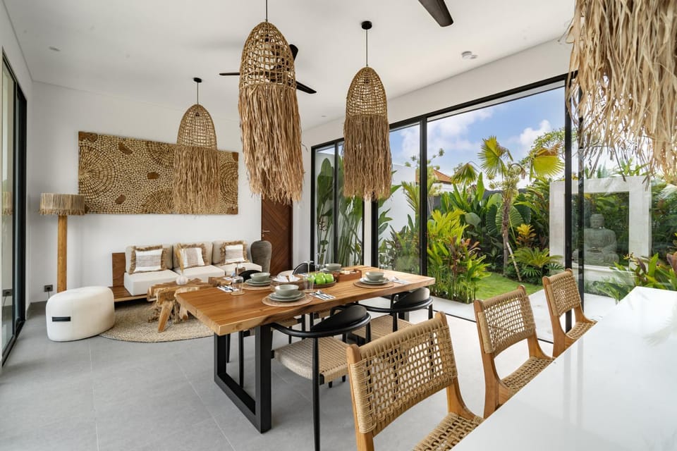 View (from property/room), Balcony/Terrace, Living room, Seating area, Dining area, Garden view