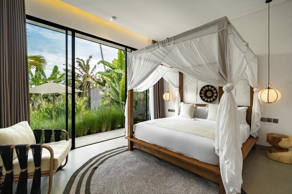 Bed, Bedroom, Garden view, air conditioner