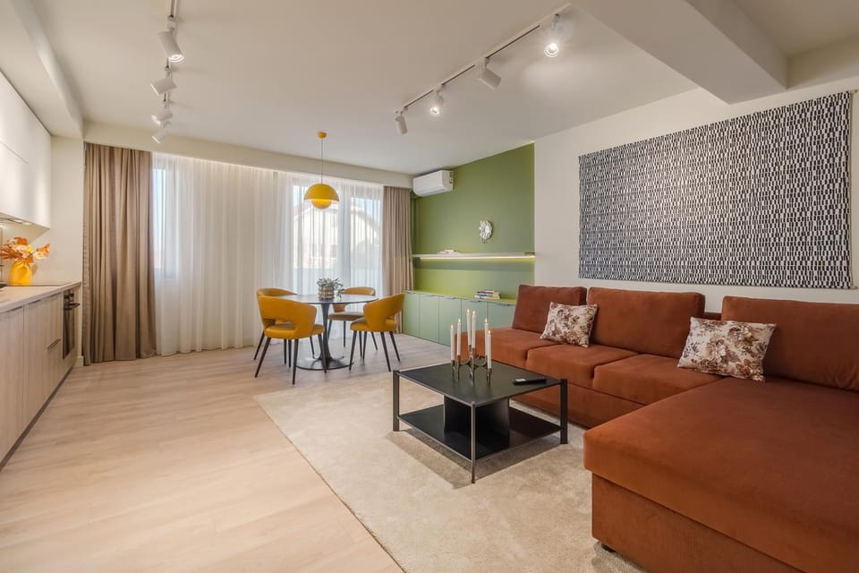 Living room, Seating area, Dining area, kitchen
