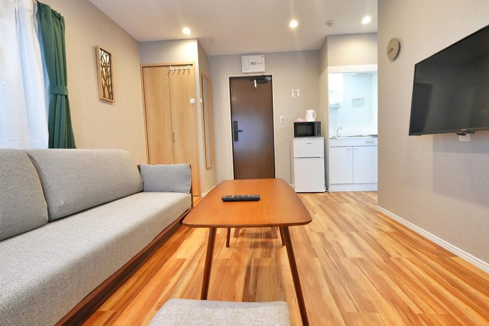 ZJ301 1BR Home for Groups, Hanzomon and Toei Shinjuku Lines, 3 Beds Apartment in Japan
