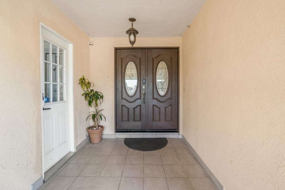 Spacious House, Central, All Amenities House in Harbor City