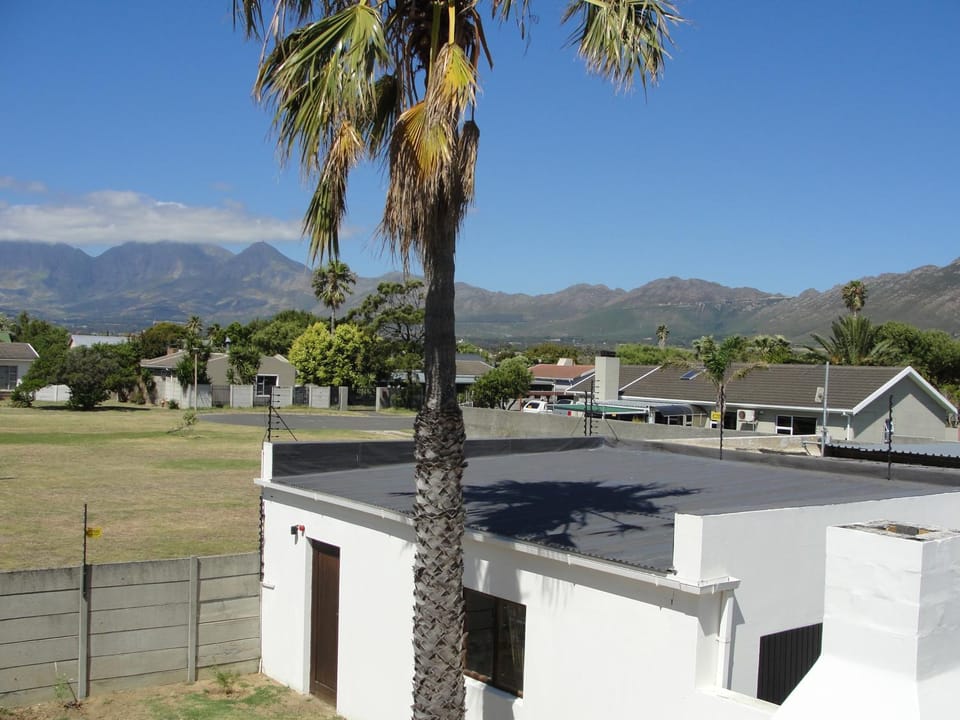 Neighbourhood, View (from property/room), Mountain view