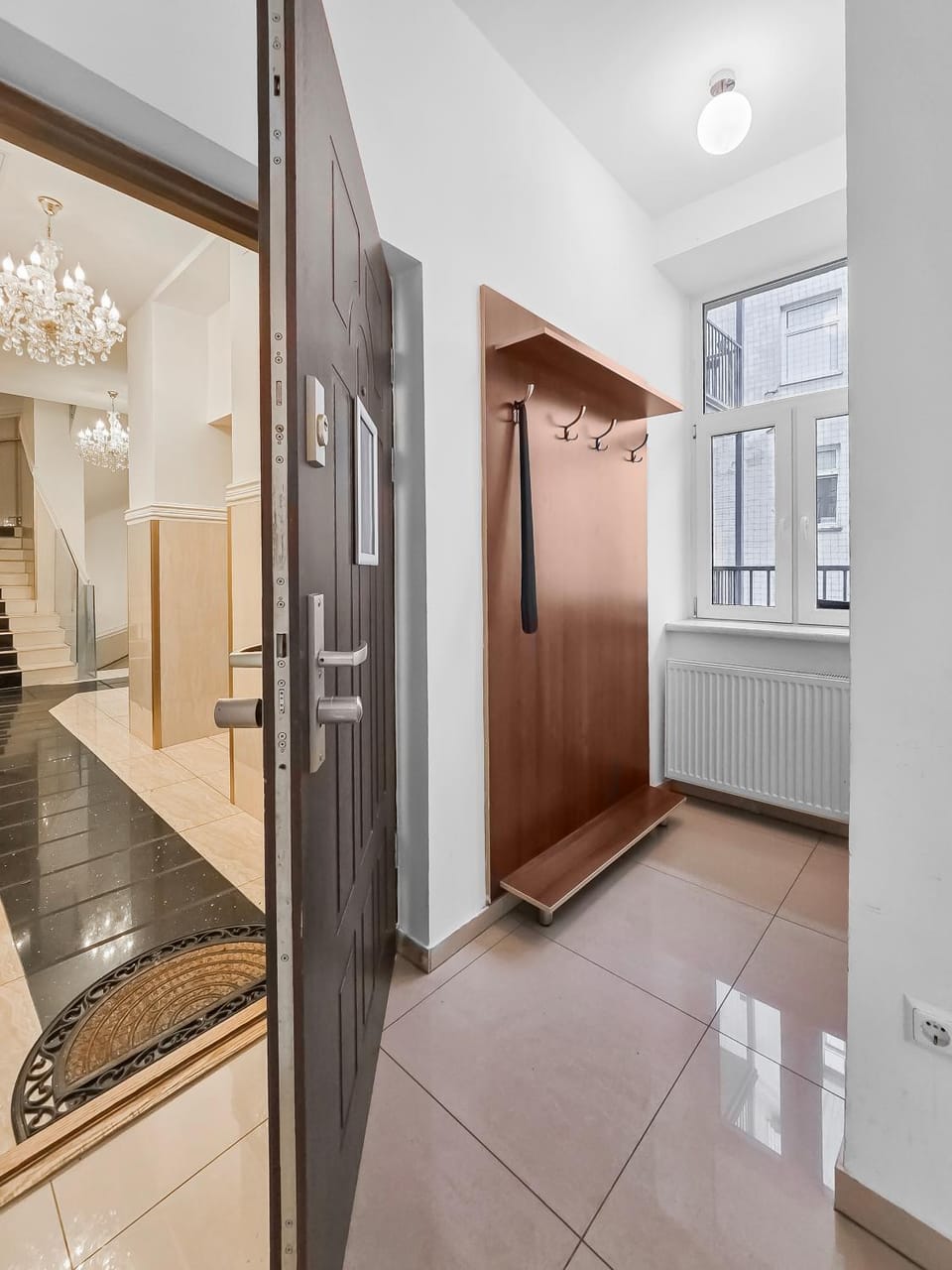 Spacious 3-Bedroom Retreat with Balcony for 8 Near Millennium Tower Apartment in Vienna