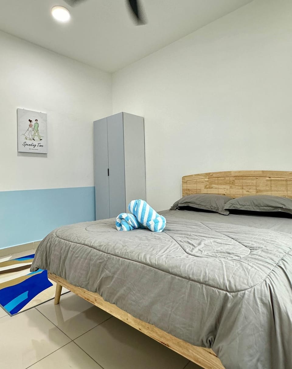 Bed, Bedroom, towels, wardrobe
