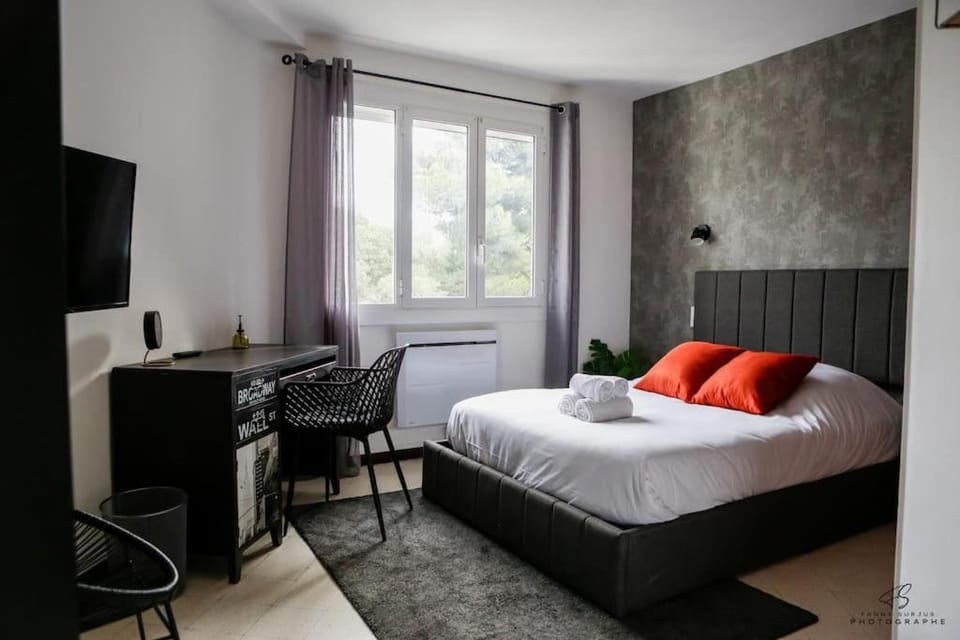 Les Remparts Catalan - 3 Bedrooms, Centre Apartment in Perpignan