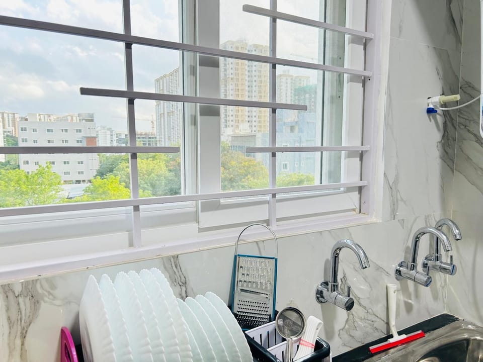 Elegant 3BHK Fully Furnished and Equipped Apt near Hitec City by EVARA SUITES Apartment in Hyderabad