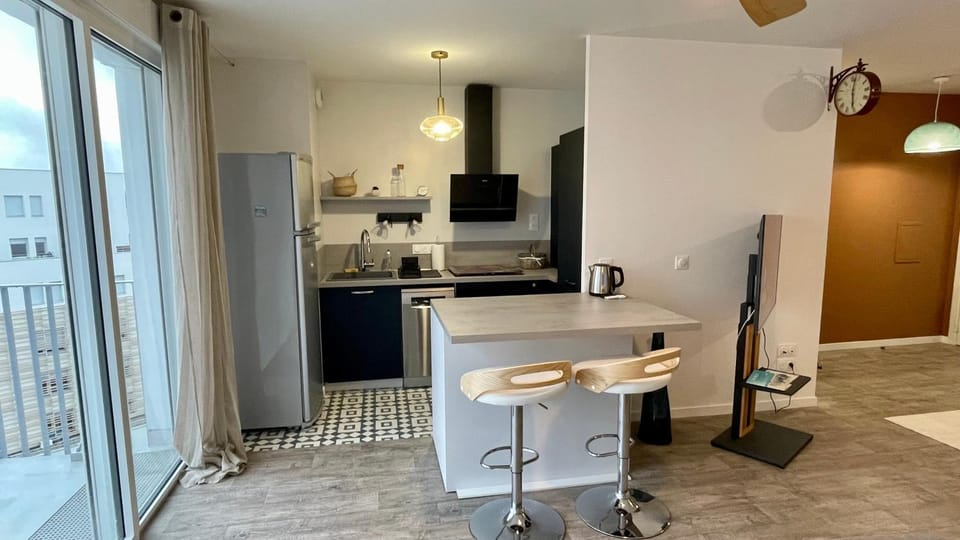 Kitchen or kitchenette, oven, stove
