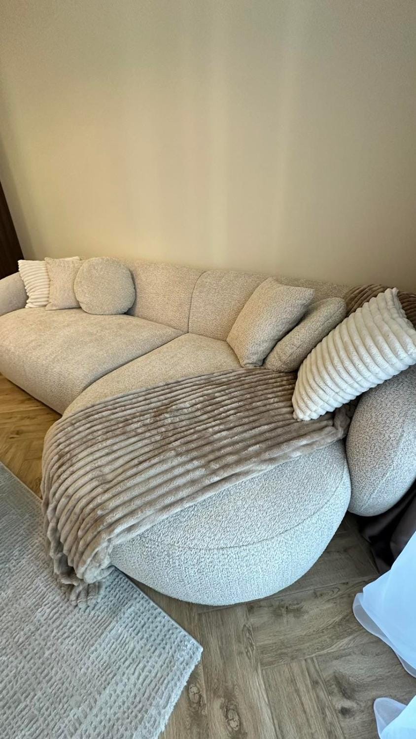 High End Elegant Living & Free Parking Apartment in Sofia