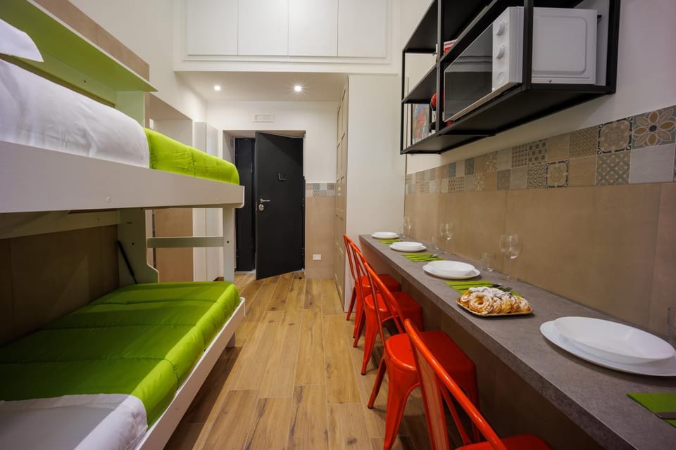Living room, Food and drinks, Seating area, Dining area, Food