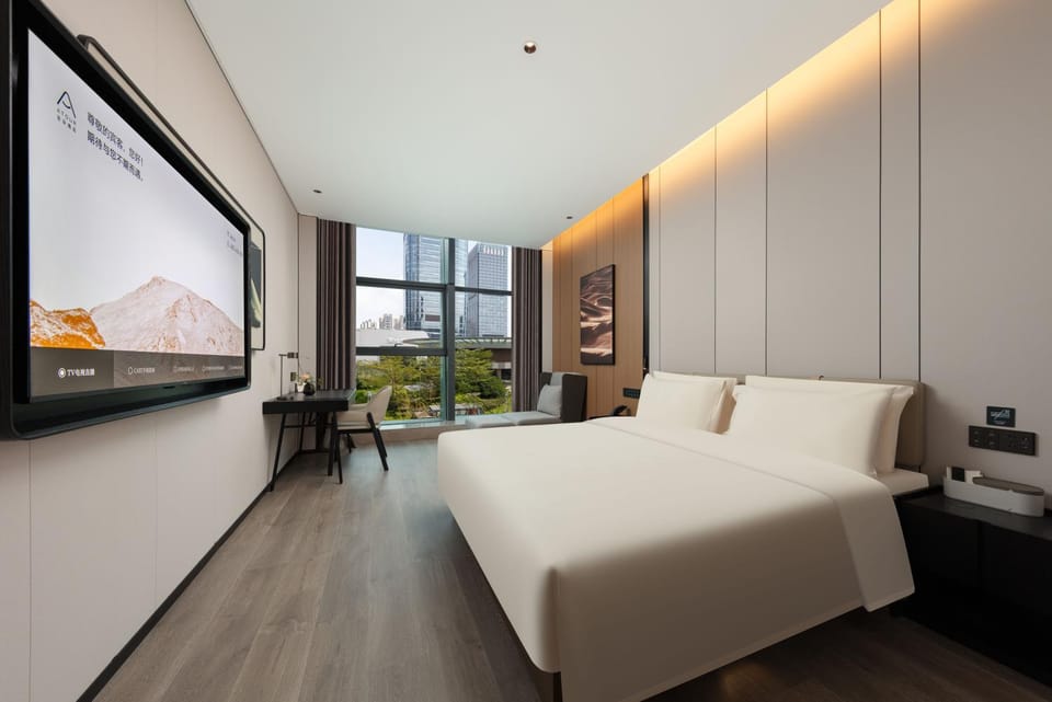 Bed, TV and multimedia, Bedroom