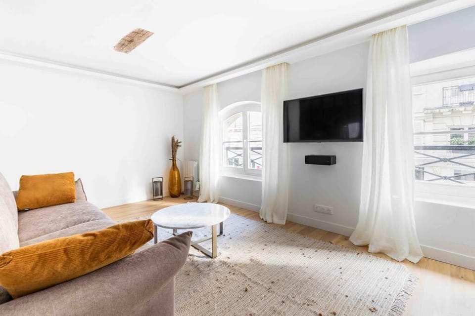 Invalides Palais Bourbon Luxueux Appartement 4P Apartment in Paris