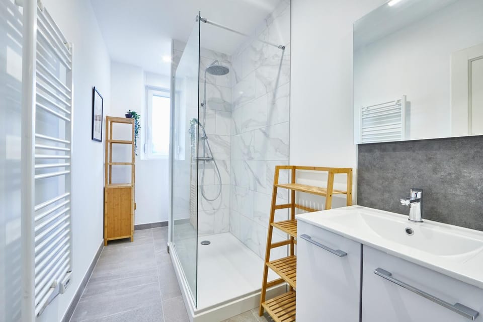 Shower, Bathroom