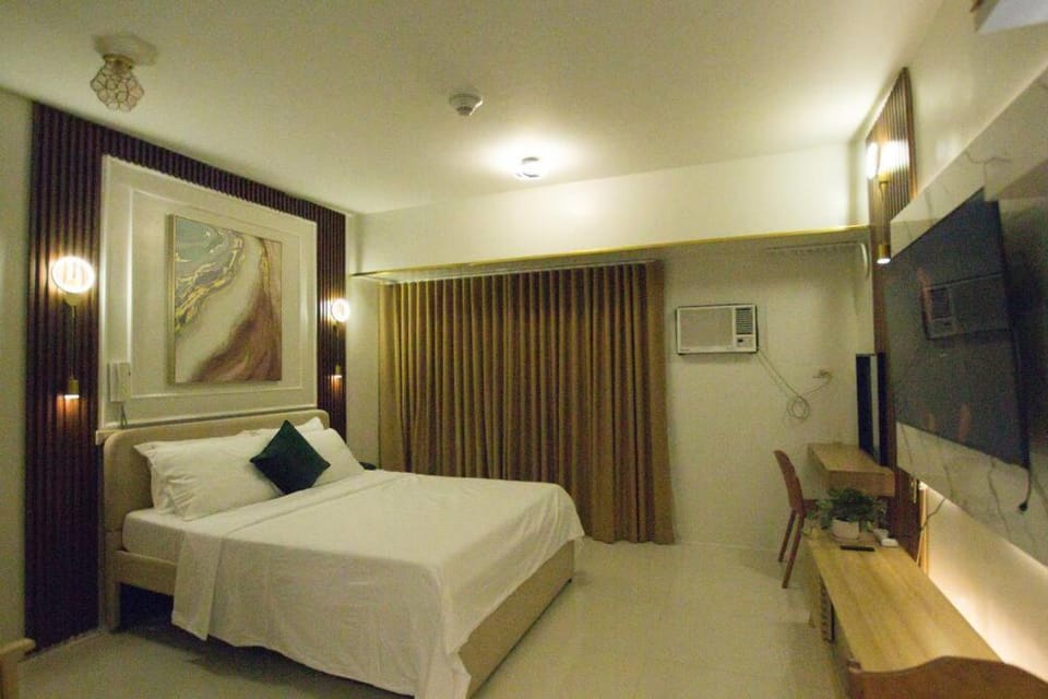 Bed, Evening entertainment, Bedroom